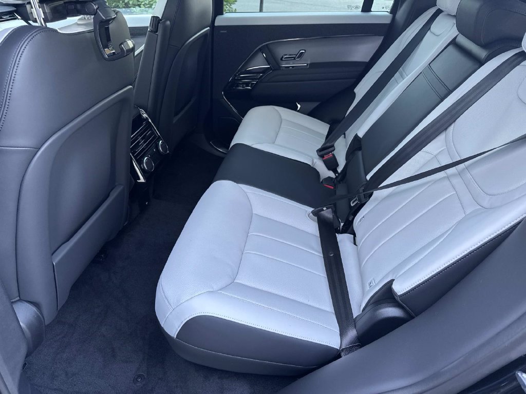 New 2027 Land Rover Range Rover Sport Dynamic SE AWD/4WD image 16