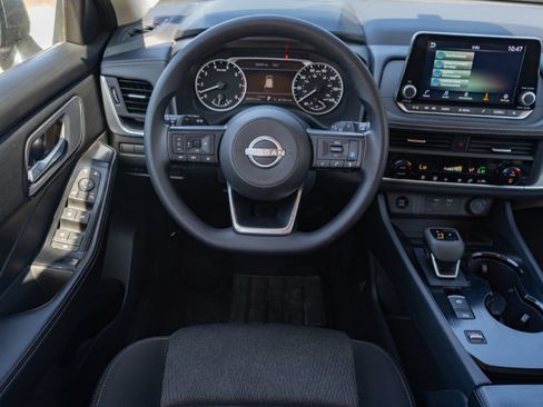 Used 2024 Nissan Rogue SV FWD image 22