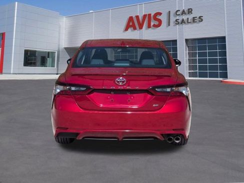 Used 2024 Toyota Camry SE image 7