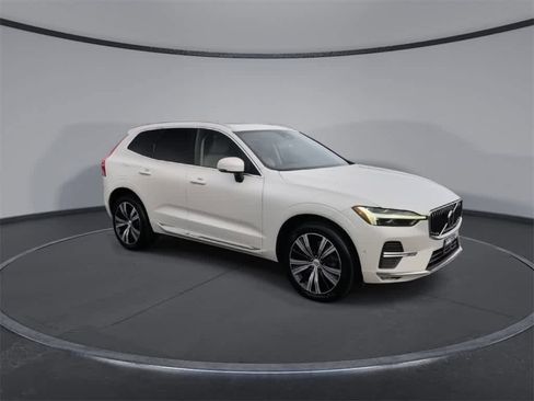 Used 2023 Volvo XC60 B5 Ultimate image 2