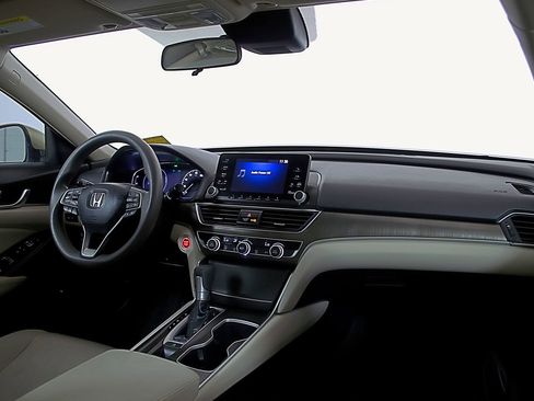 Used 2019 Honda Accord LX image 14
