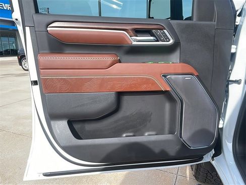 New 2026 GMC Sierra 2500 Denali Ultimate image 14