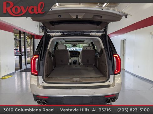 Used 2024 GMC Yukon XL Denali image 13