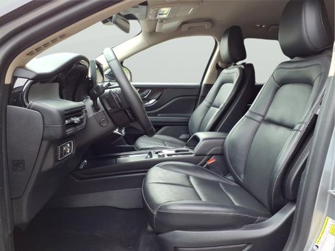 Used 2024 Lincoln Corsair AWD w/ Equipment Group 101A image 11