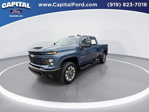 Used 2025 Chevrolet Silverado 2500 Custom w/ Custom Value Package image 4