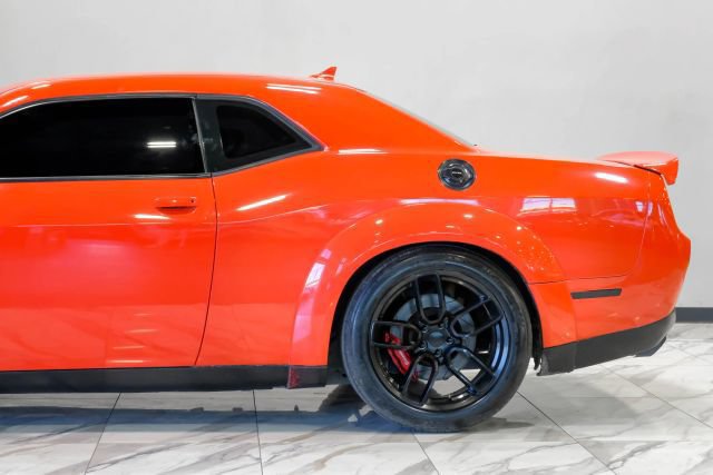 Used 2018 Dodge Challenger SRT Hellcat RWD image 16
