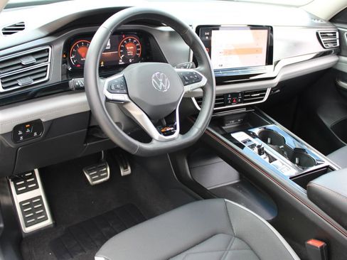 Certified 2024 Volkswagen Atlas Peak Edition SE image 8