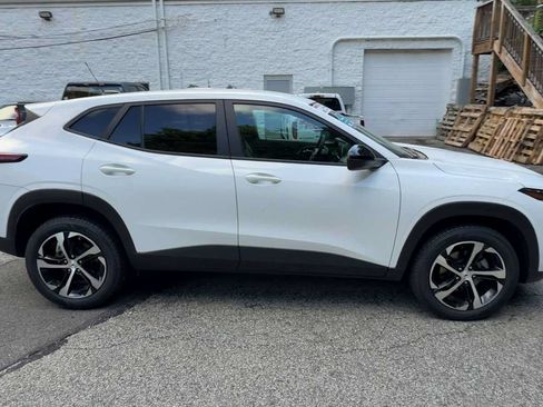 Certified 2024 Chevrolet Trax RS w/ Driver Confidence Package FWD image 9