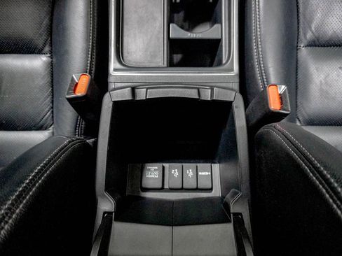 Used 2016 Honda CR-V Touring image 31