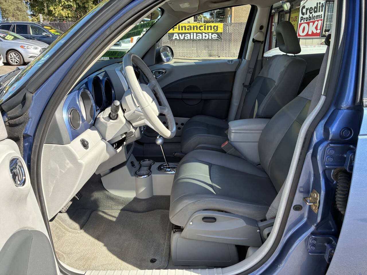 Used 2006 Chrysler PT Cruiser Limited FWD image 3