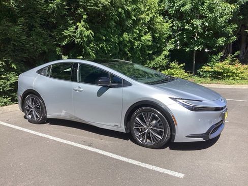 Used 2024 Toyota Prius Limited w/ Limited Premium Package AWD/4WD image 9