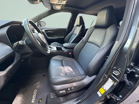 Used 2023 Toyota RAV4 XSE AWD/4WD image 10