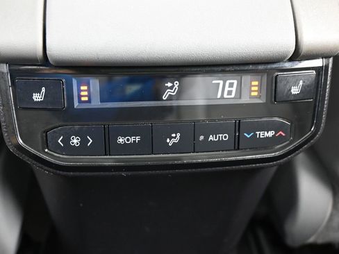 Used 2022 Toyota Highlander Platinum image 36