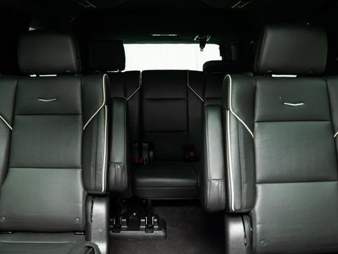 Used 2022 Cadillac Escalade Premium Luxury image 30