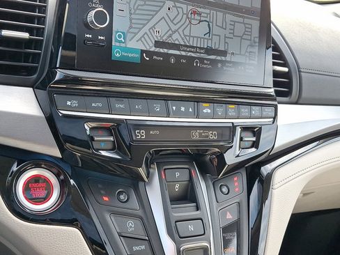 Certified 2025 Honda Odyssey Touring image 18