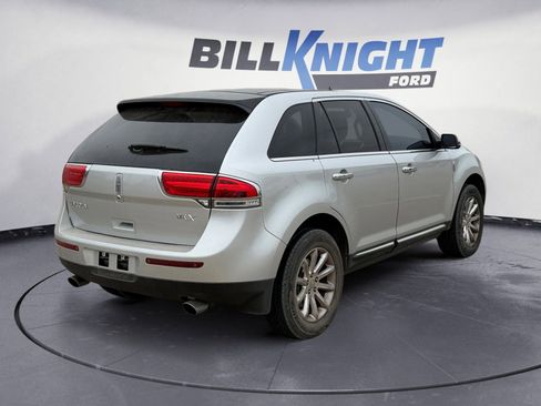 Used 2013 Lincoln MKX FWD image 5