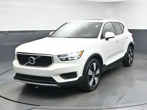 Used 2019 Volvo XC40 T5 Momentum AWD/4WD image 3