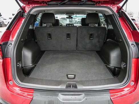 Used 2025 Chevrolet Blazer LT image 11