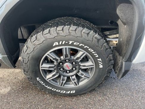 Used 2024 GMC Sierra 1500 AT4 image 24