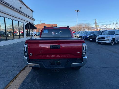 Used 2019 Toyota Tacoma TRD Off-Road image 7