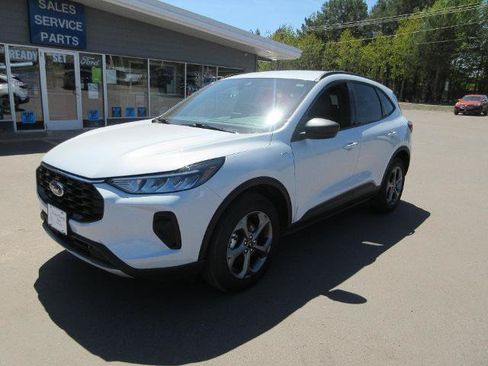 Certified 2025 Ford Escape ST-Line AWD/4WD image 2