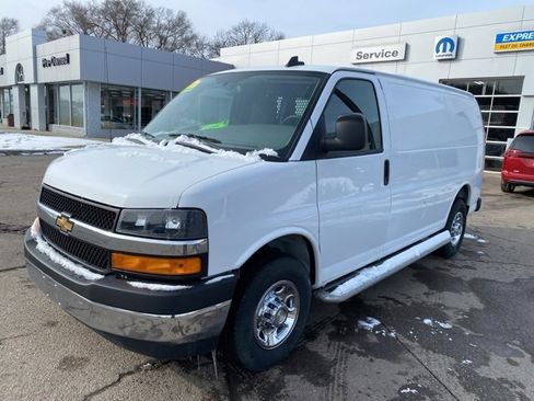 Used 2024 Chevrolet Express 2500 w/ Driver Convenience Package image 8