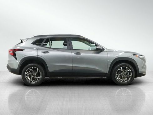 Used 2024 Chevrolet Trax LT w/ Driver Confidence Package FWD image 6