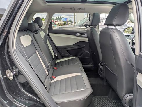 New 2025 Volkswagen Taos SEL image 32