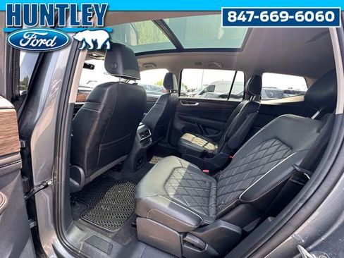 Used 2024 Volkswagen Atlas SEL Premium R-Line image 17