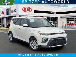 Certified 2022 Kia Soul LX image 1