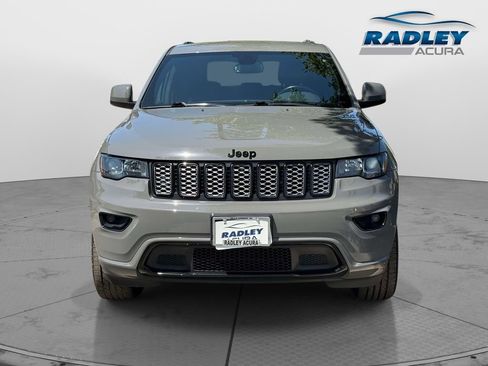 Used 2020 Jeep Grand Cherokee Altitude AWD/4WD image 2
