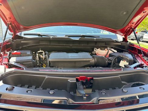 New 2025 Chevrolet Suburban Premier image 33