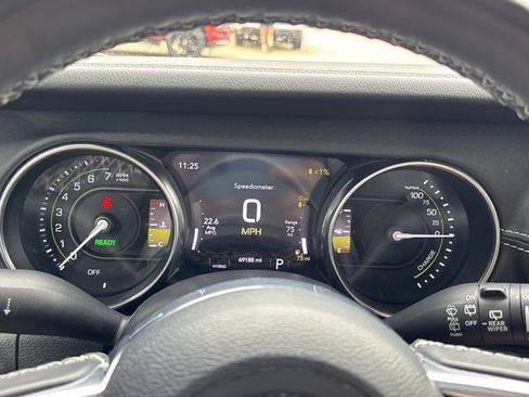Used 2022 Jeep Wrangler Unlimited Sahara w/ Cold Weather Group AWD/4WD image 25