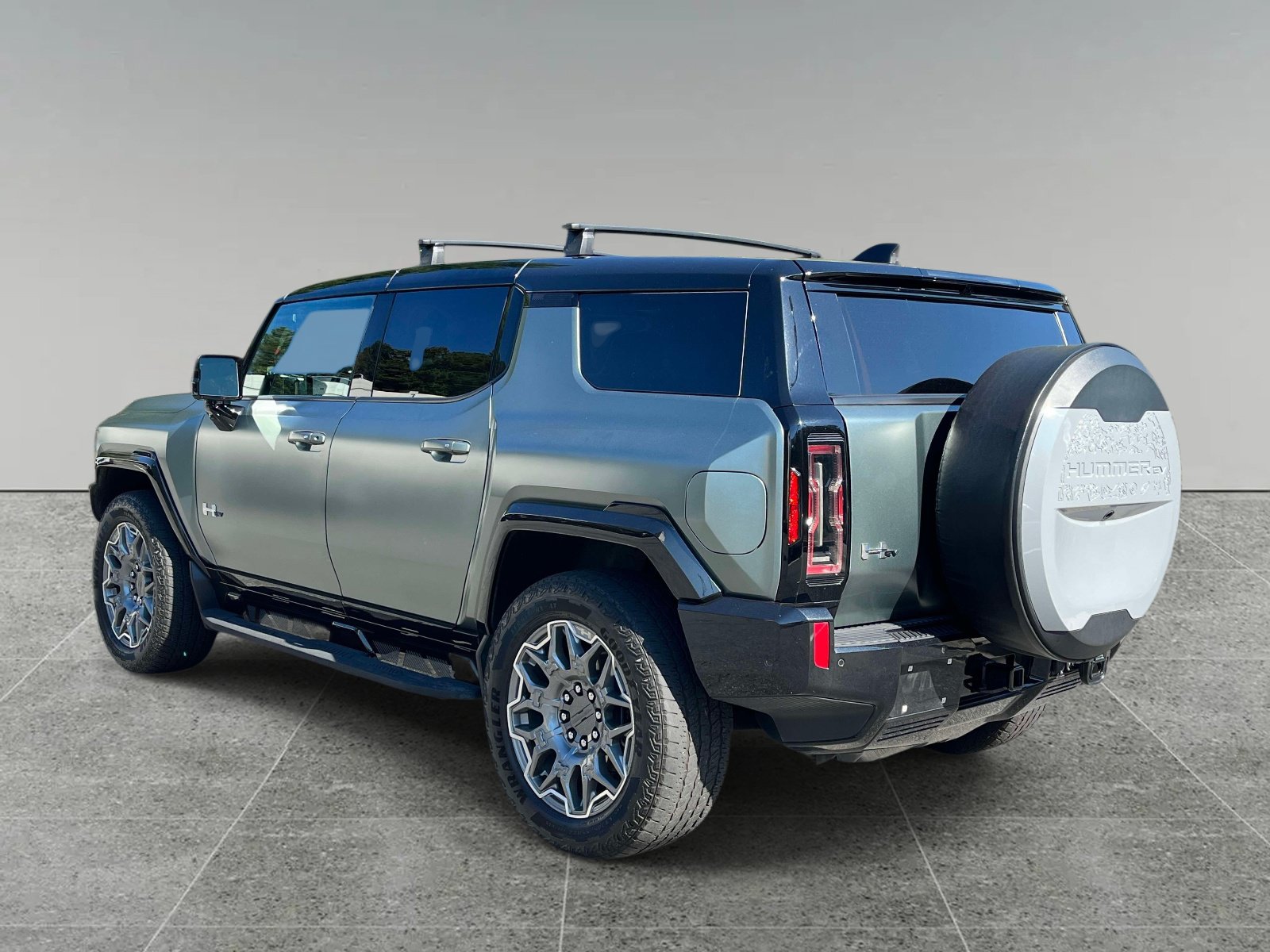 Used 2024 GMC Hummer EV 3X w/ LPO, Illumination Package AWD/4WD image 3