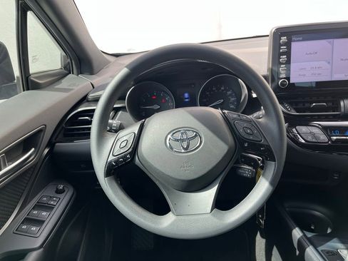 Used 2019 Toyota C-HR LE FWD image 14