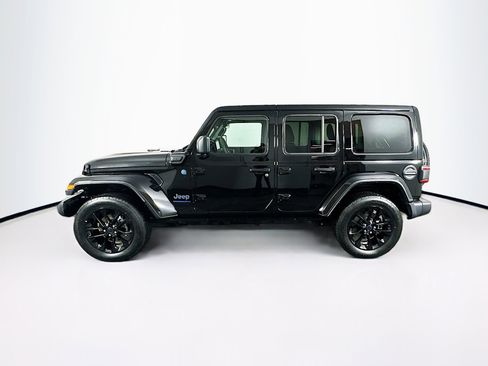 Used 2025 Jeep Wrangler Unlimited Sahara w/ Safety Group AWD/4WD image 4