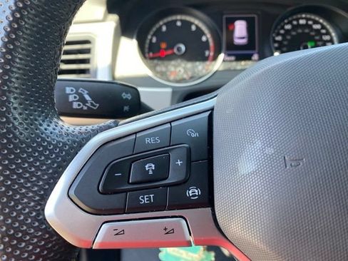 Used 2021 Volkswagen Atlas Cross Sport SE w/ Panoramic Sunroof Package FWD image 20