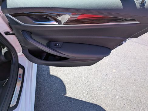 Used 2020 BMW 530i w/ M Sport Package image 29