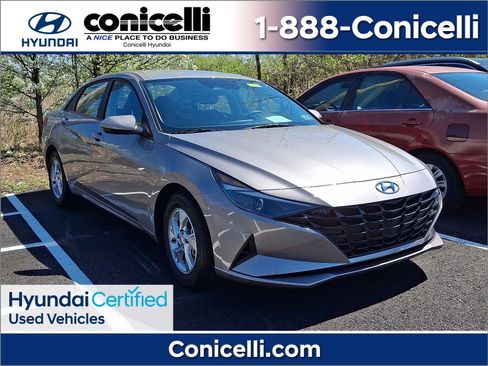 Used 2023 Hyundai Elantra SE image 1