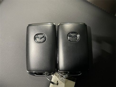 New 2026 MAZDA MAZDA3 Hatchback w/Premium Plus Pkg image 33