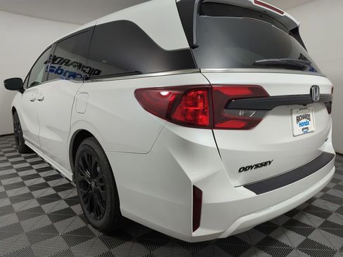New 2026 Honda Odyssey Sport-L image 3