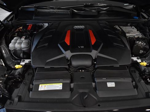 Used 2020 Audi SQ7 Premium Plus w/ Driver Assistance Package image 40