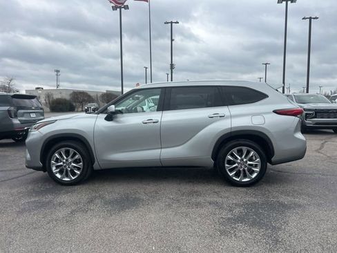Used 2023 Toyota Highlander Limited image 6