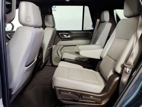 Used 2021 Chevrolet Tahoe Z71 w/ Luxury Package AWD/4WD image 8