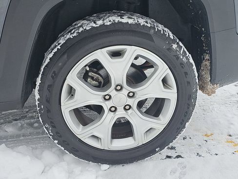 Used 2023 Jeep Renegade Limited image 30