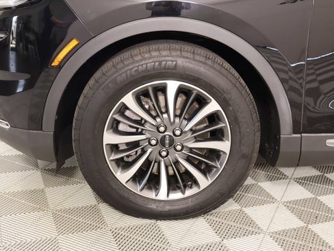 Used 2023 Lincoln Nautilus AWD w/ Premium Package image 17