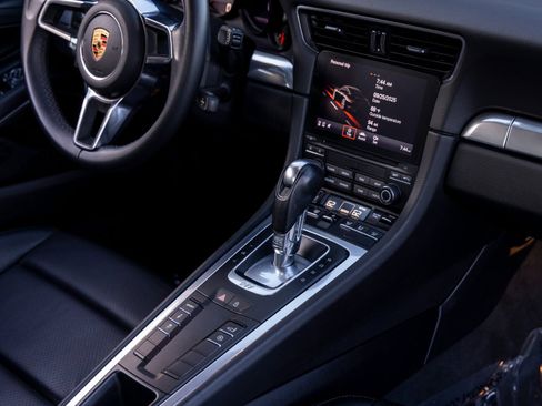 Certified 2019 Porsche 911 Carrera 4S image 41