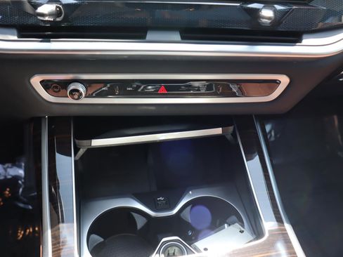 Used 2025 BMW X7 xDrive40i w/ Premium Package image 20