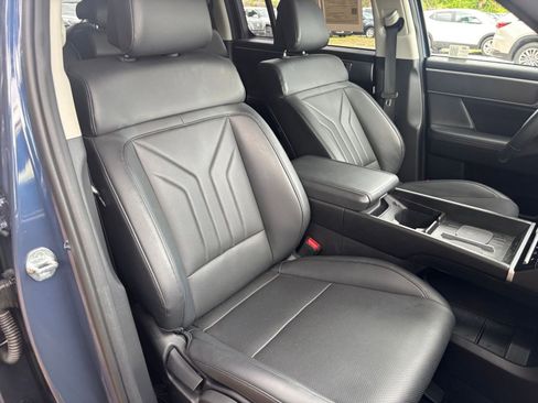 Used 2025 Hyundai Santa Fe SEL AWD/4WD image 40