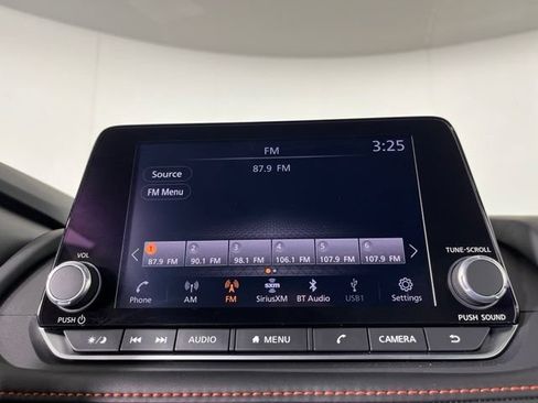 Used 2025 Nissan Rogue SV AWD/4WD image 28
